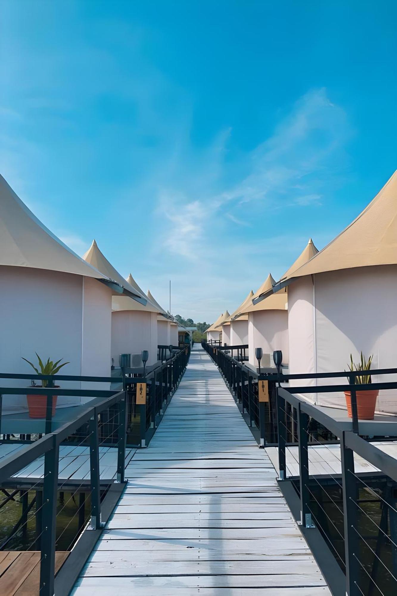 Kiki Beach Resort, Batam Galang Island Екстер'єр фото