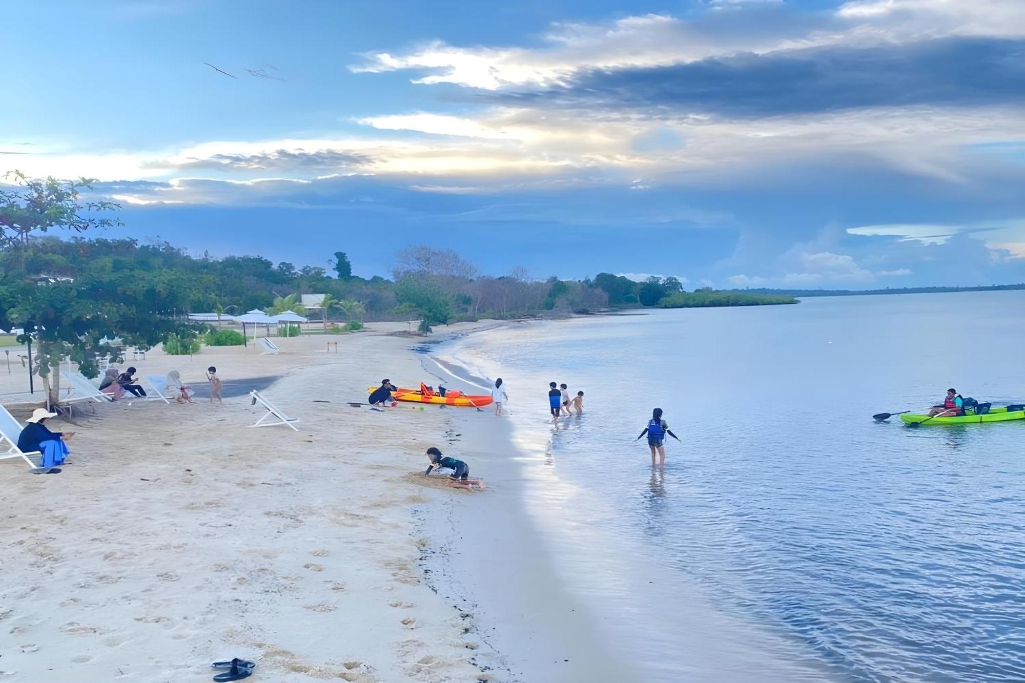 Kiki Beach Resort, Batam Galang Island Екстер'єр фото