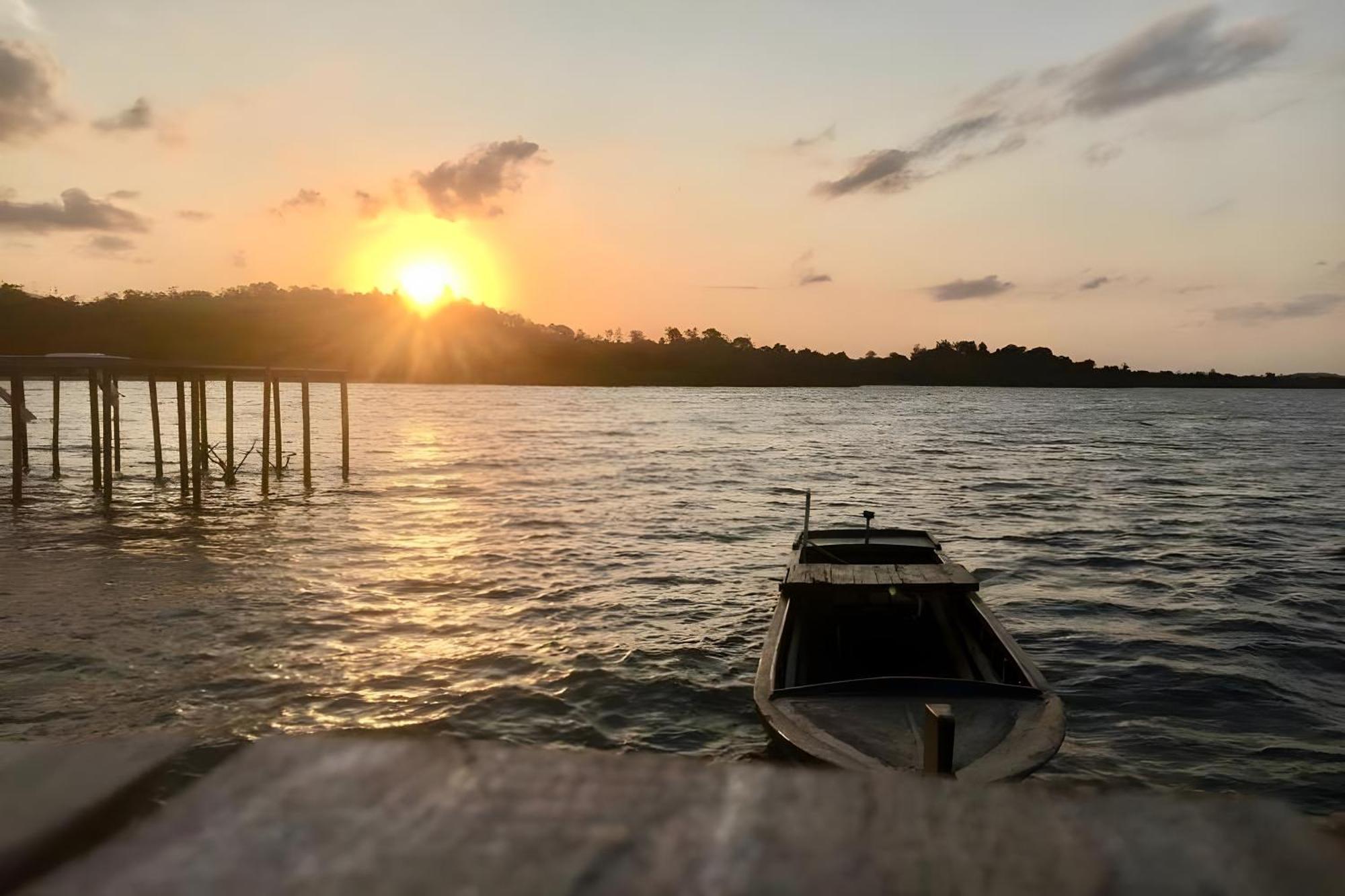 Kiki Beach Resort, Batam Galang Island Екстер'єр фото